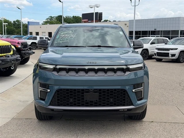 New 2026 Steel Blue Exterior Paint Jeep Limited Reserve image 2