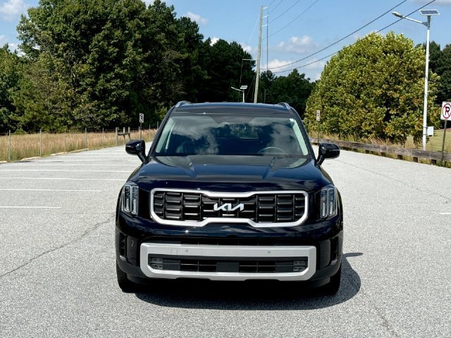 Used 2025 Black Kia SX image 4