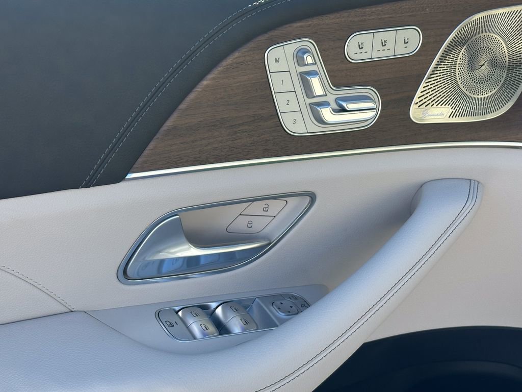 New 2026 MANUFAKTUR Moonlight White Metallic Mercedes-Benz GLE 350 image 51
