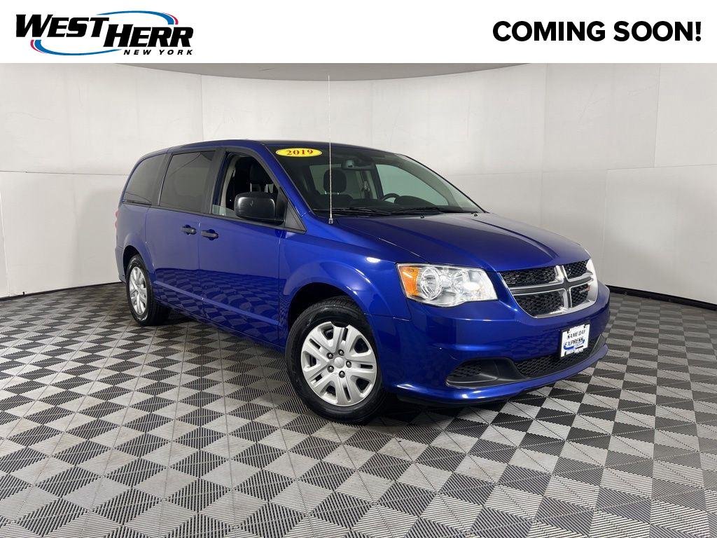 Used 2019 Indigo Blue Dodge SE image 1
