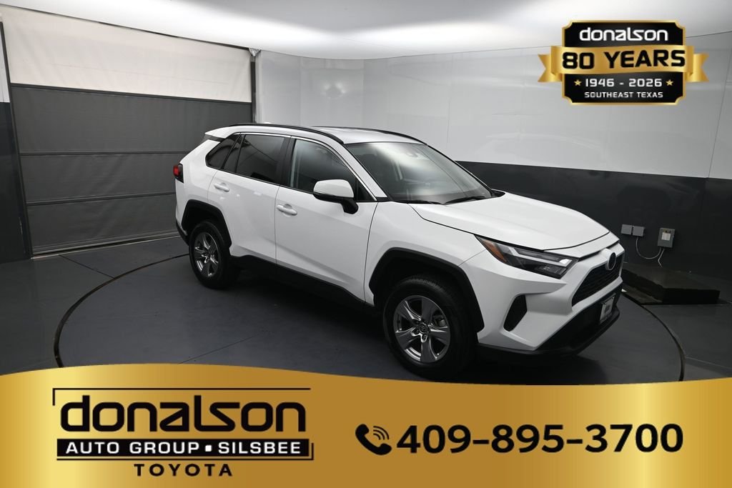 Used 2025 White Toyota XLE image 19
