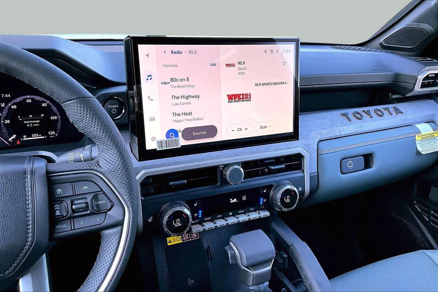 New 2026 Ice Cap Toyota Tacoma Trailhunter image 6