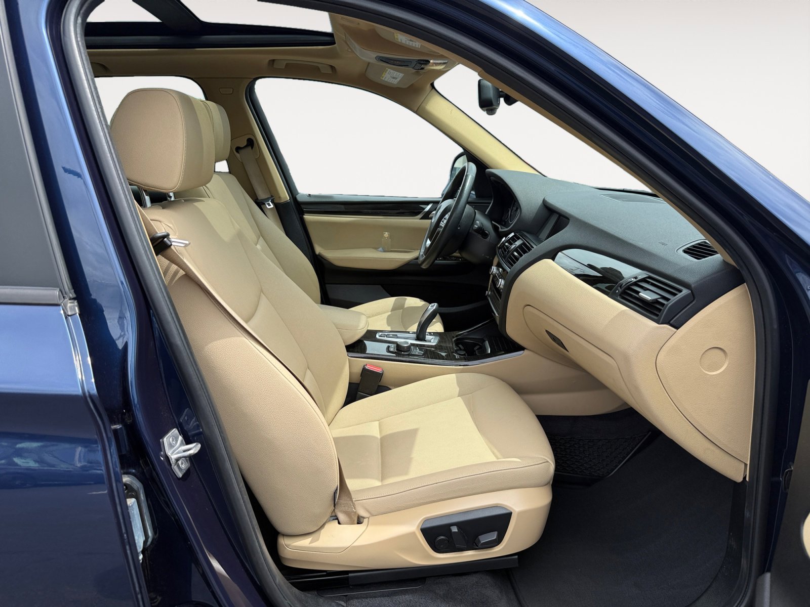 Used 2017 Deep Sea Blue Metallic BMW sDrive28i image 19