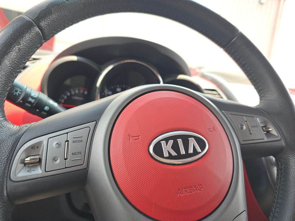 Used 2010 Silver Kia Sport image 24