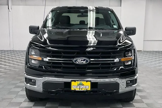 Used 2025 Agate Black Metallic Ford XLT image 4