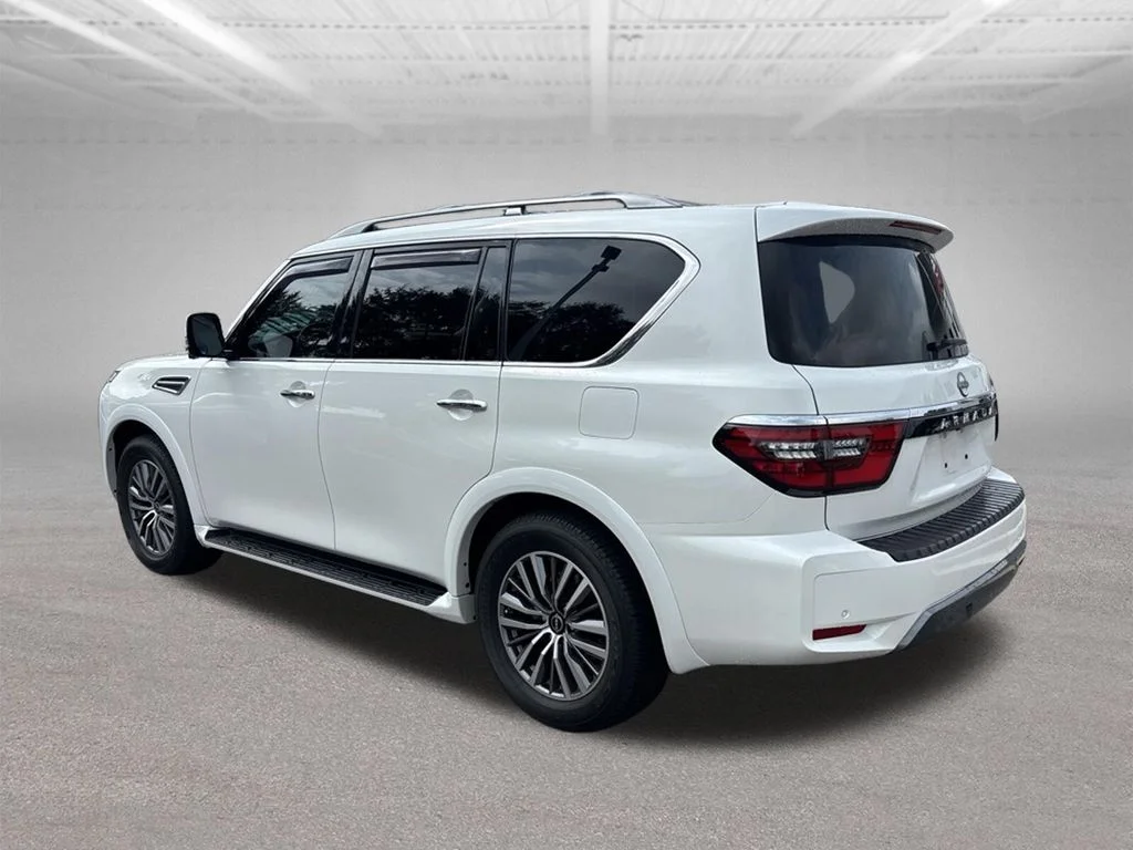Used 2023 White Nissan SL image 4