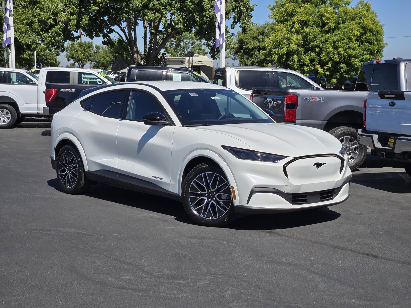 New 2026 Star White Metallic Tri-coat Ford Premium image 1