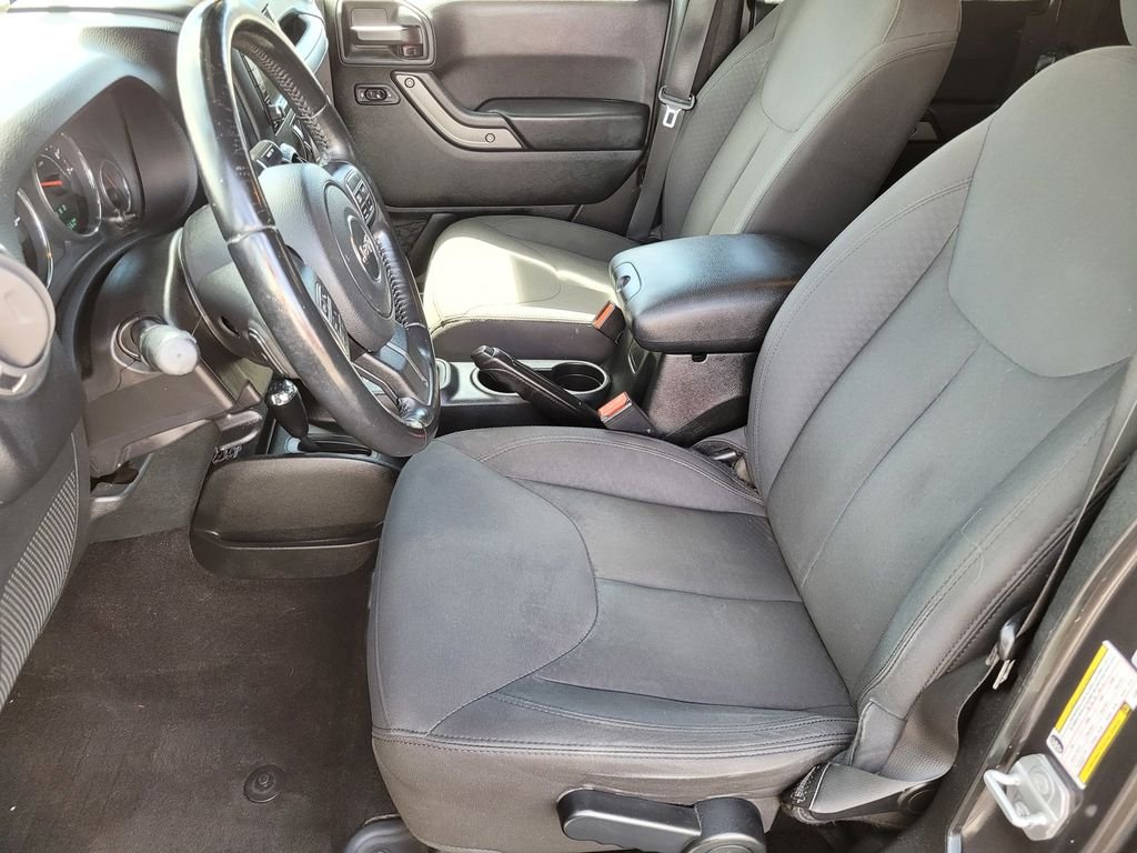 Used 2018 Gray Jeep Unlimited Sport image 16