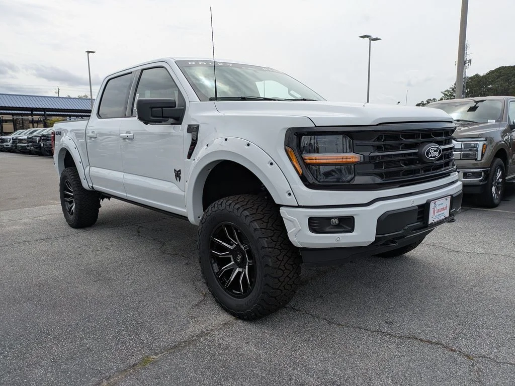 New 2026 Oxford White Ford XLT image 2