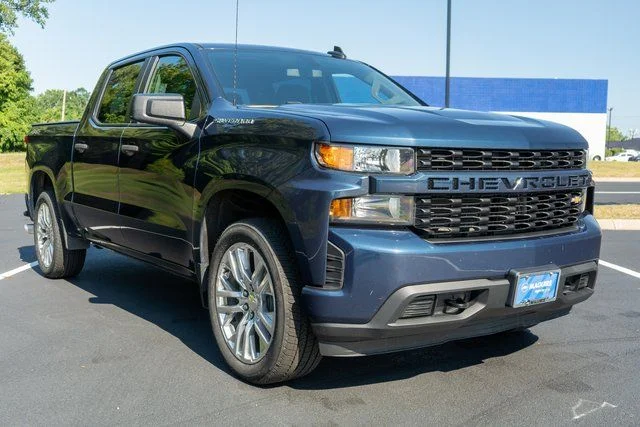 Used 2019 Blue Chevrolet Custom image 4