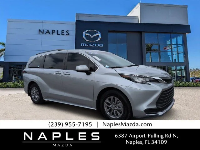 2022 Toyota Sienna LE