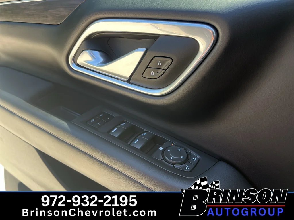 Used 2023 Black Chevrolet Z71 image 12