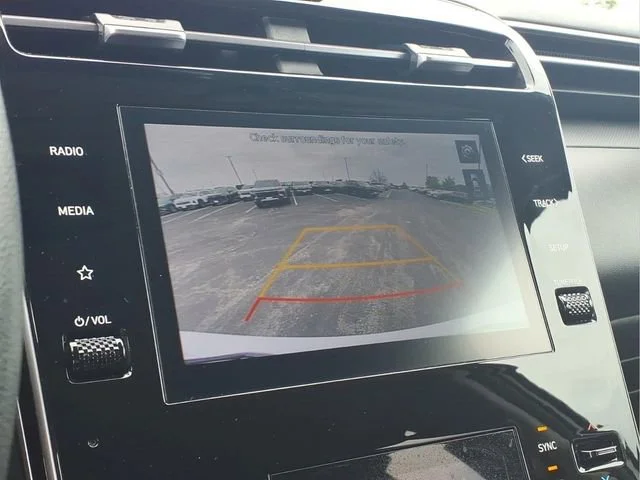 Used 2024  Hyundai SEL image 6