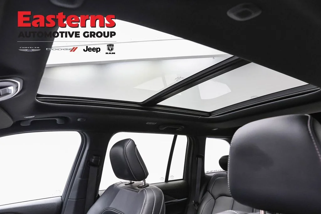 Used 2025 White Jeep Limited image 36