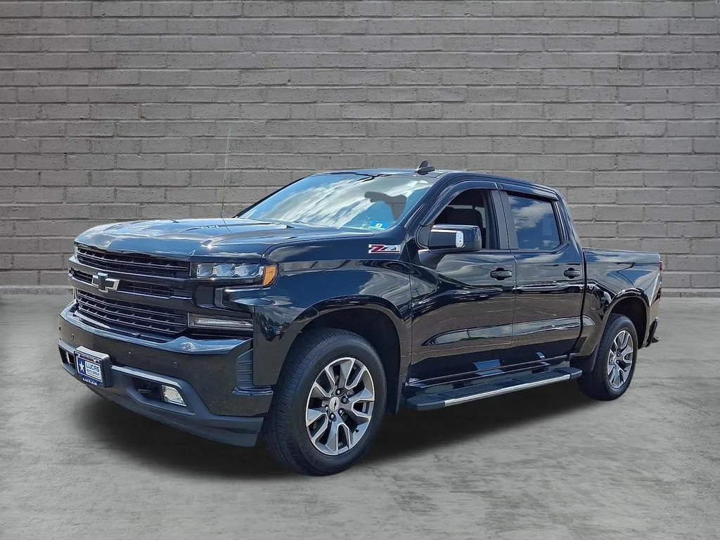 Used 2020 BLACK Chevrolet RST image 6