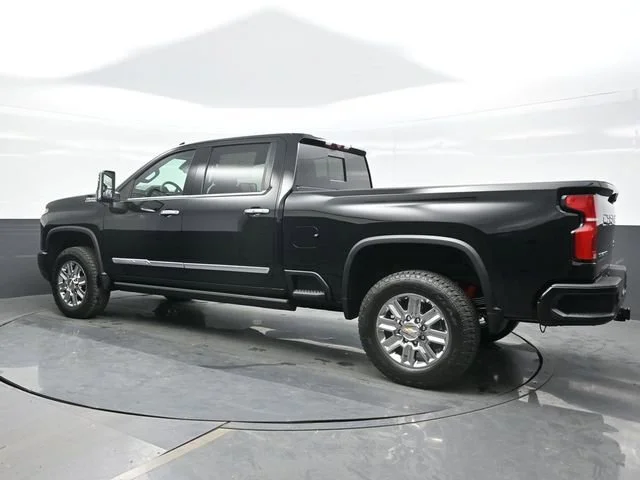 New 2026 Black Chevrolet High Country image 3