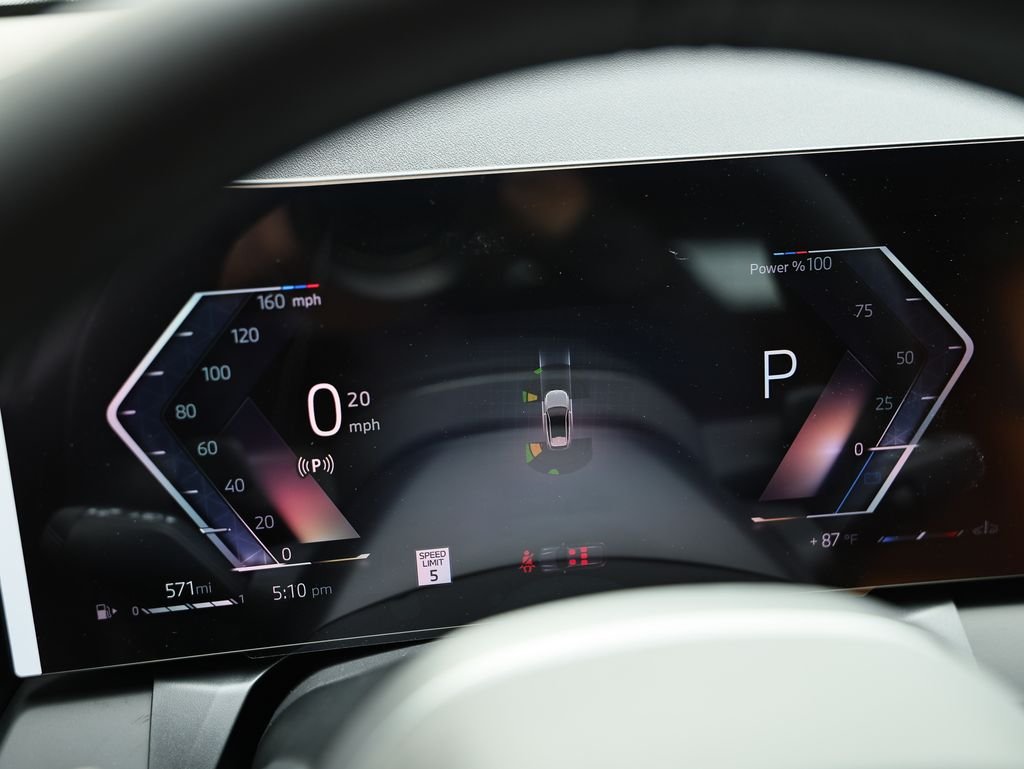 New 2026 Alpine White BMW 30 xDrive image 32