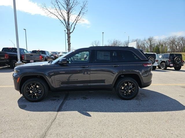New 2026 Baltic Gray Metallic Clearcoat Jeep Laredo Altitude image 2