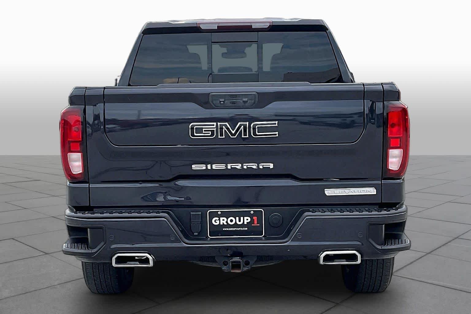 Used 2022 Titanium Rush Metallic GMC Elevation image 5