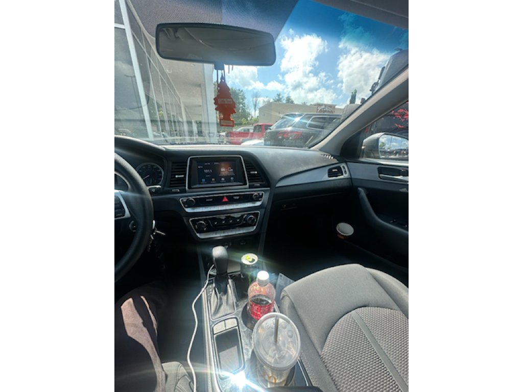 Used 2019 Machine Gray Hyundai SE image 9