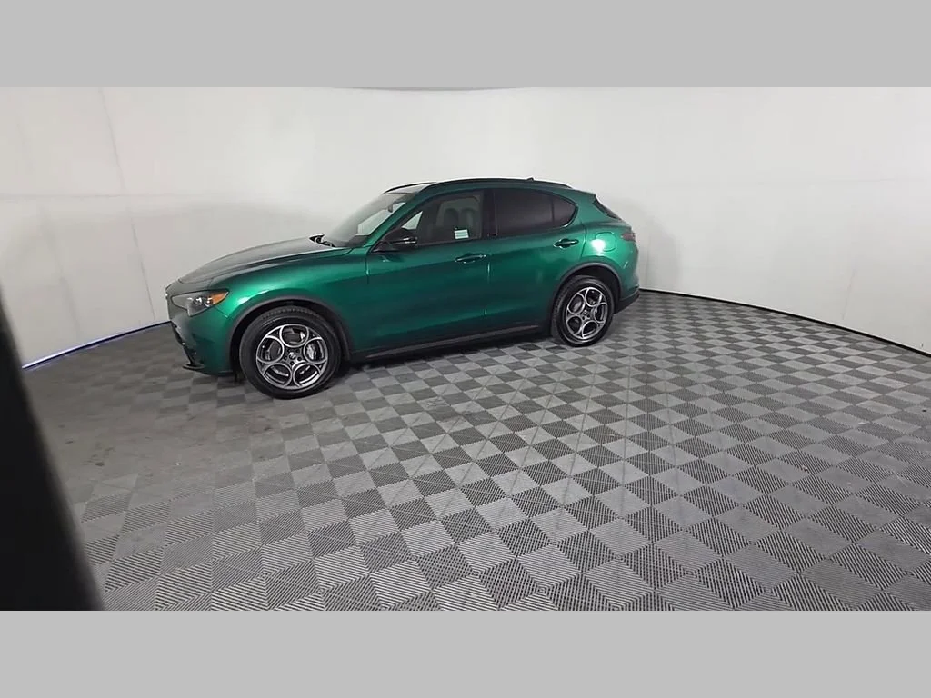 2025 Alfa Romeo Stelvio Base - Photo 35