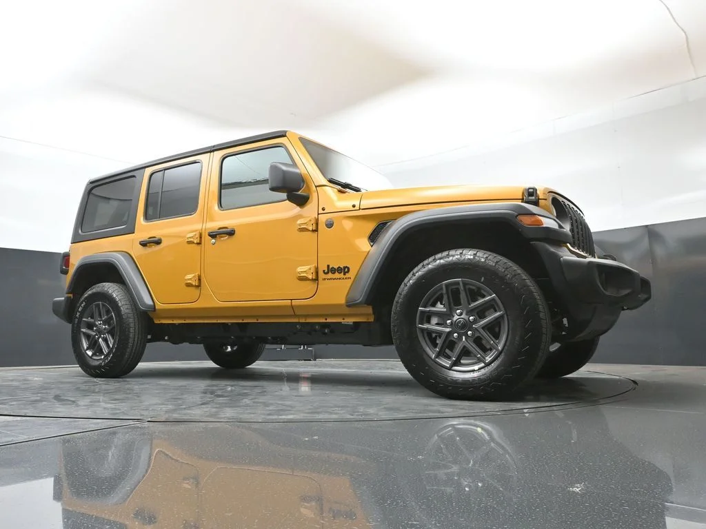 New 2026 Goldilocks Exterior Paint Jeep Sport S image 48