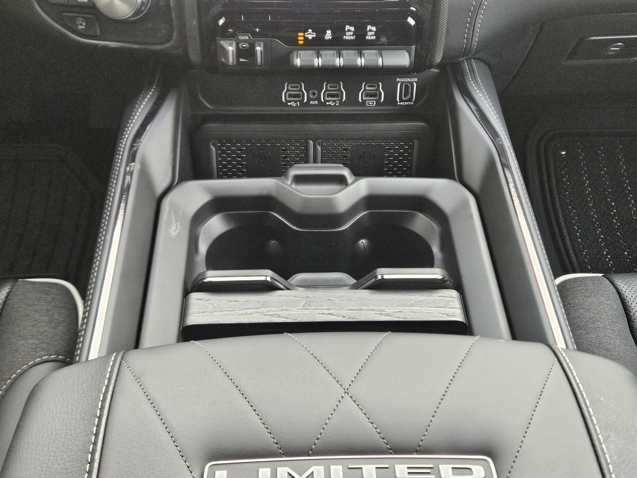 2026 RAM 1500 Limited - Photo 10