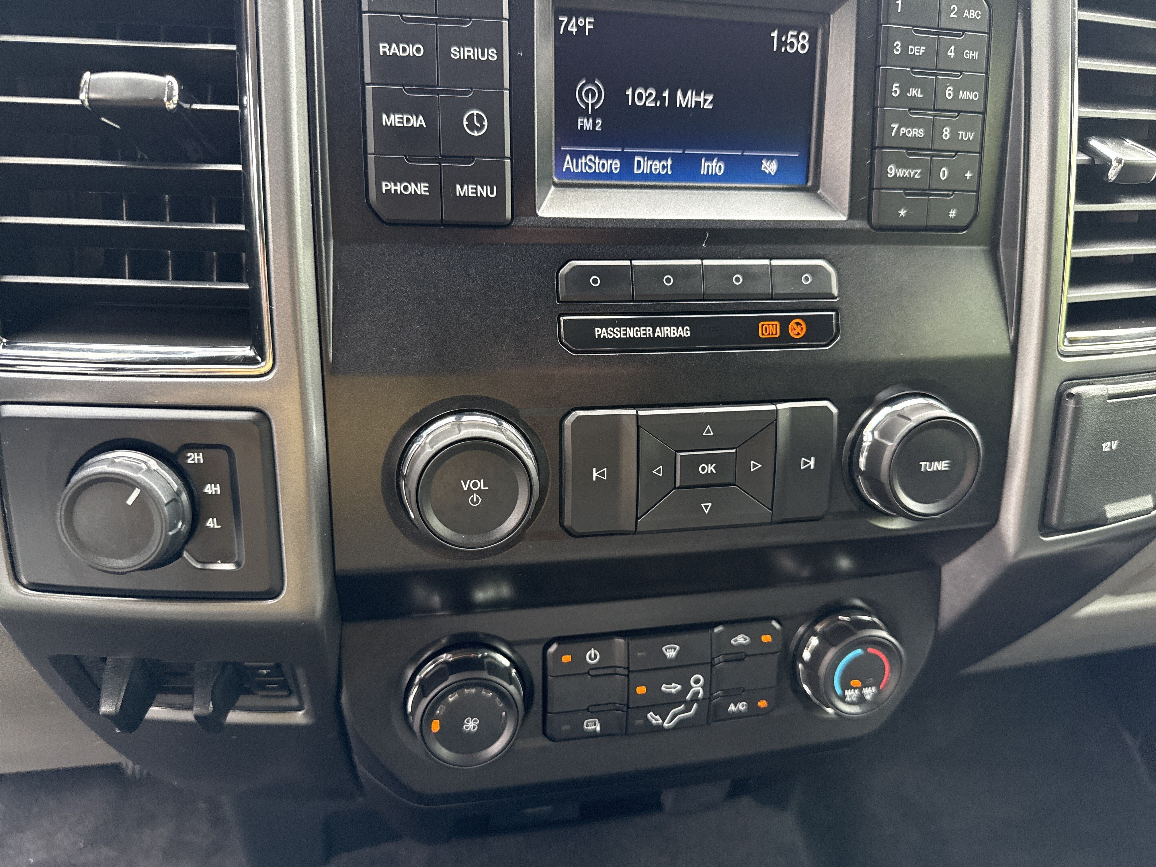 Used 2019 Oxford White Ford XLT image 30
