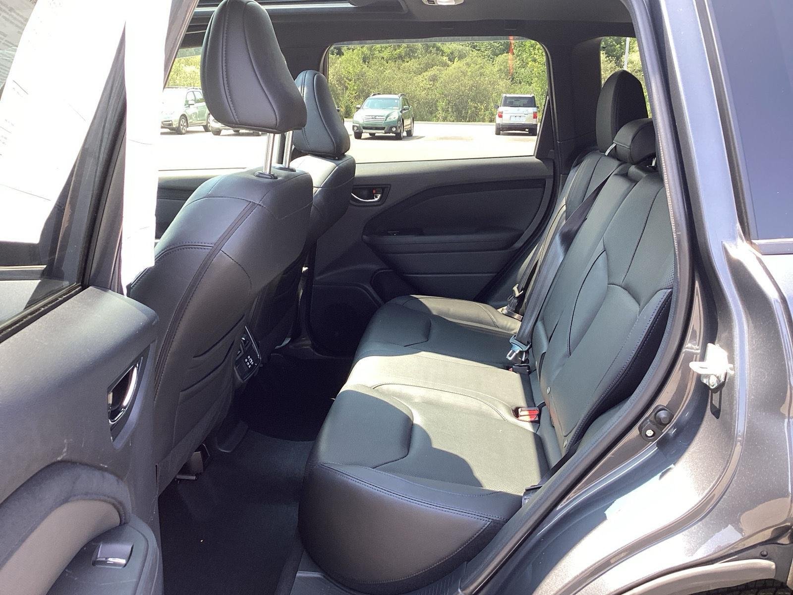 Used 2025 Magnetite Gray Metallic Subaru Limited image 13