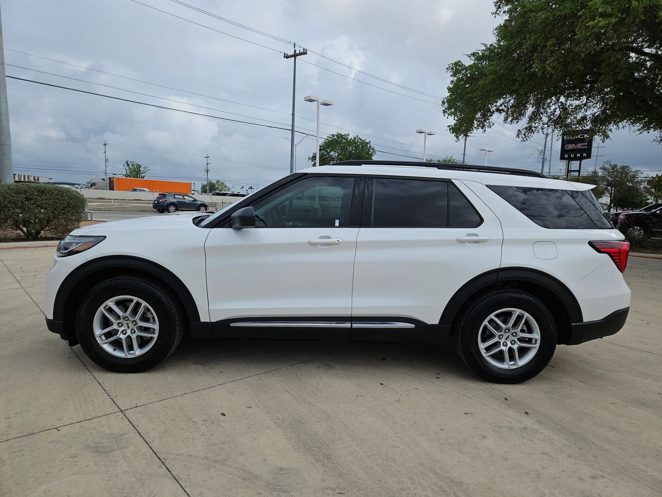 2025 Ford Explorer Active - Photo 7