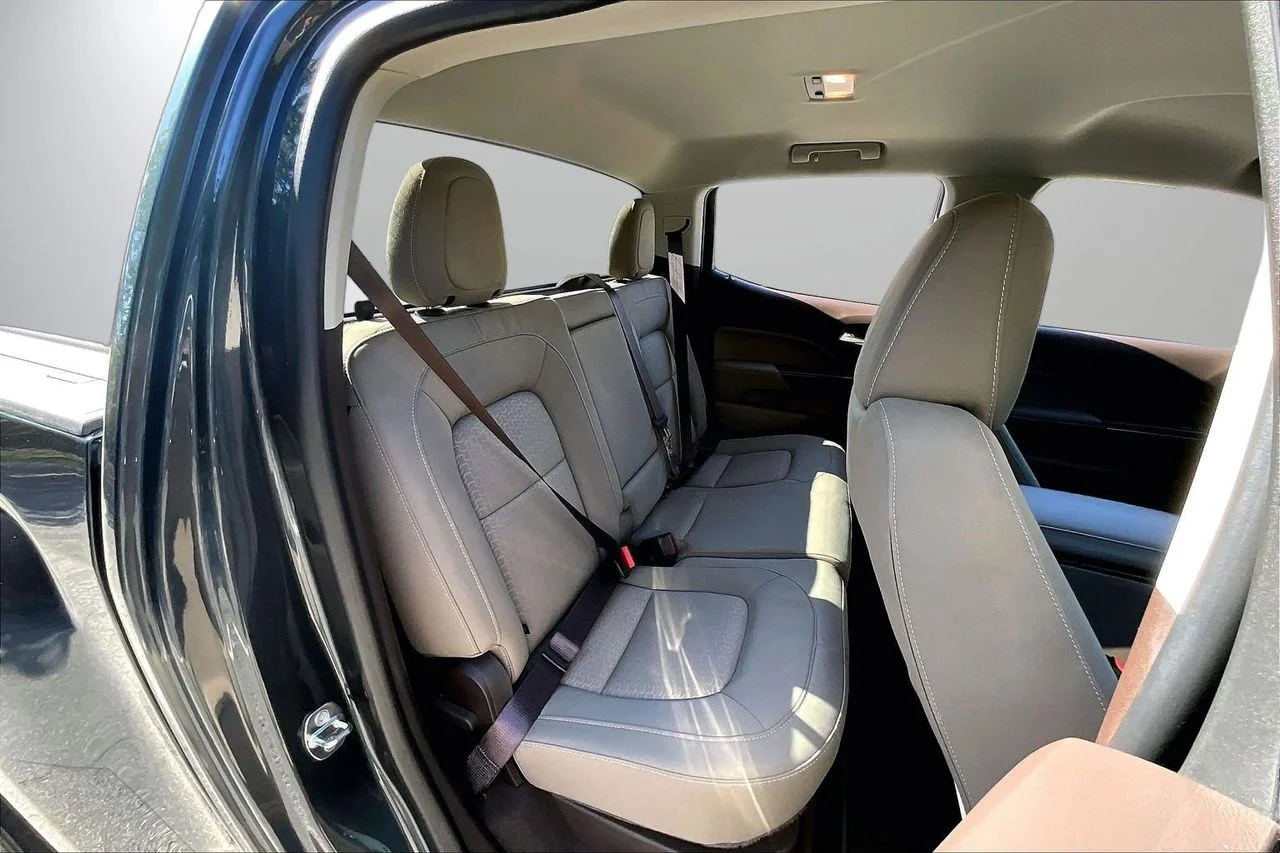 Used 2020 Blue GMC SLE1 image 23