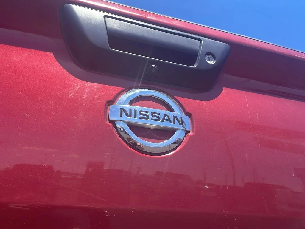 Used 2017 Cayenne Red Nissan SV image 27