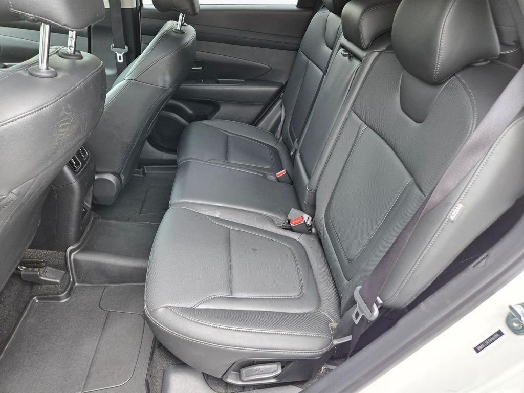 Used 2025 White Hyundai SEL Convenience image 18