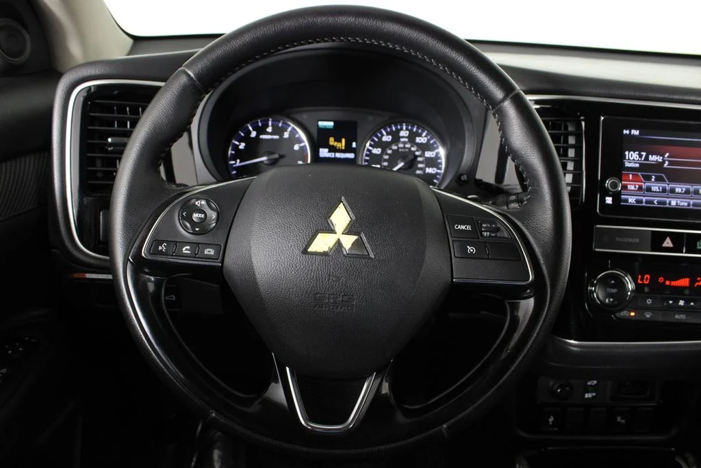 Used 2019 Red Mitsubishi ES image 24