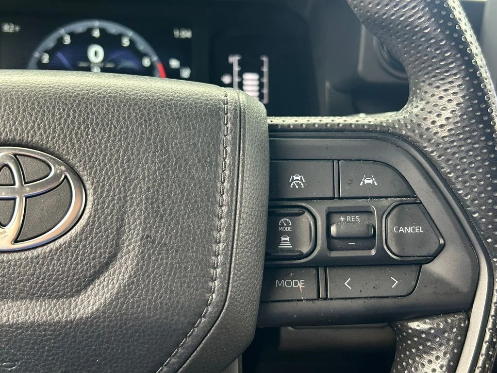 Used 2025 Underground Toyota SR5 image 30