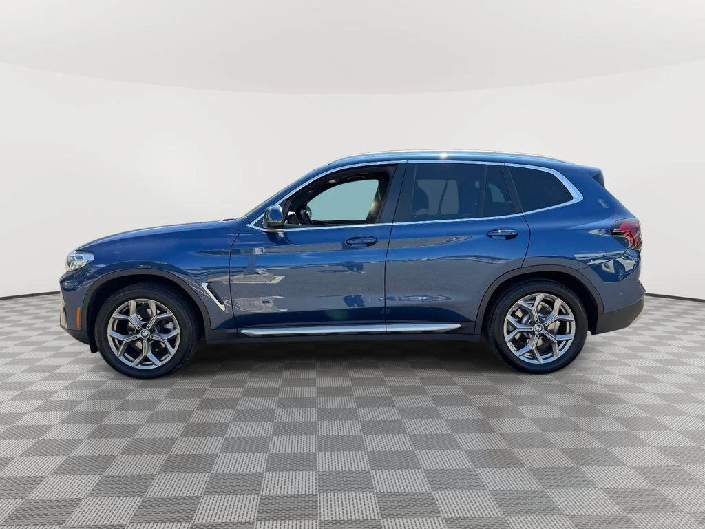 Used 2022 Phytonic Blue Metallic BMW xDrive30i image 4