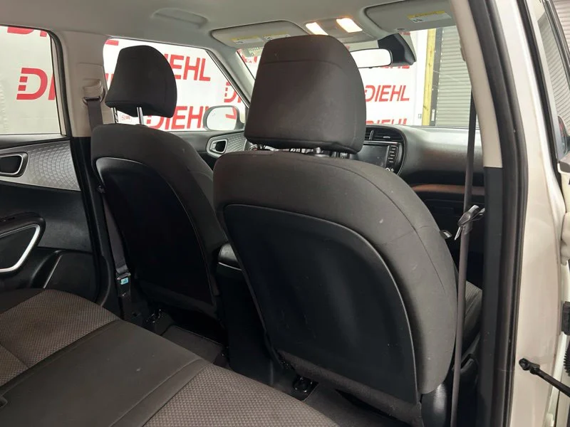 Used 2022 White Kia LX image 11