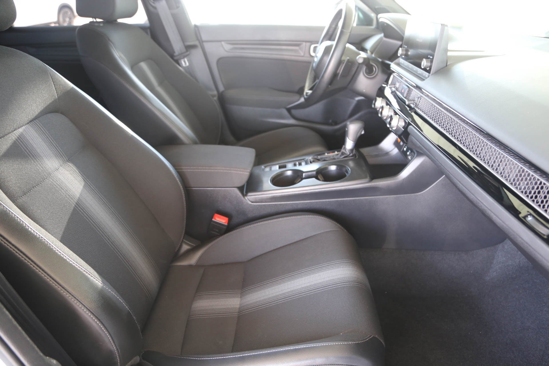 Certified Used 2025 Platinum White Pearl Honda Sport image 19