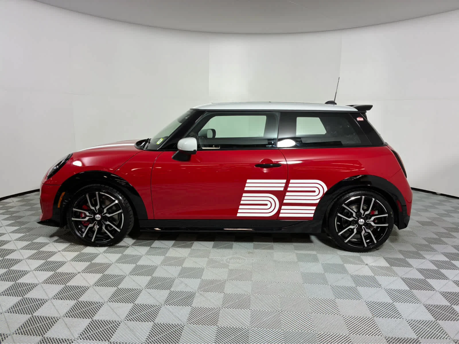 New 2026 Chili Red II MINI Iconic image 7