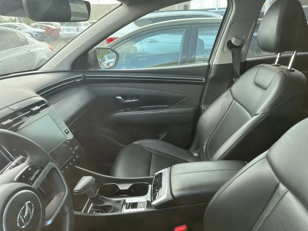 Used 2023 White Hyundai SEL image 18