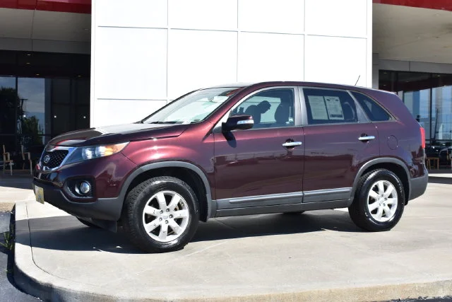 Used 2013 Red Kia LX image 2