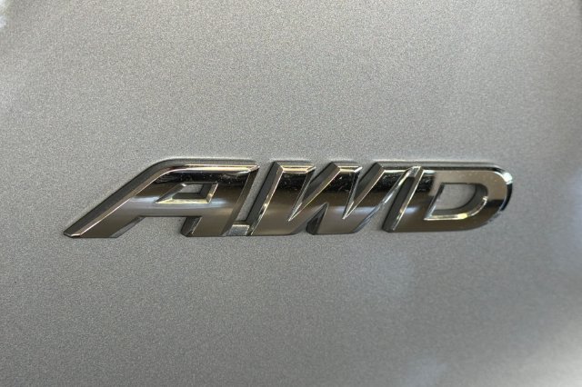 Certified Used 2022 Lunar Silver Metallic Honda LX image 35