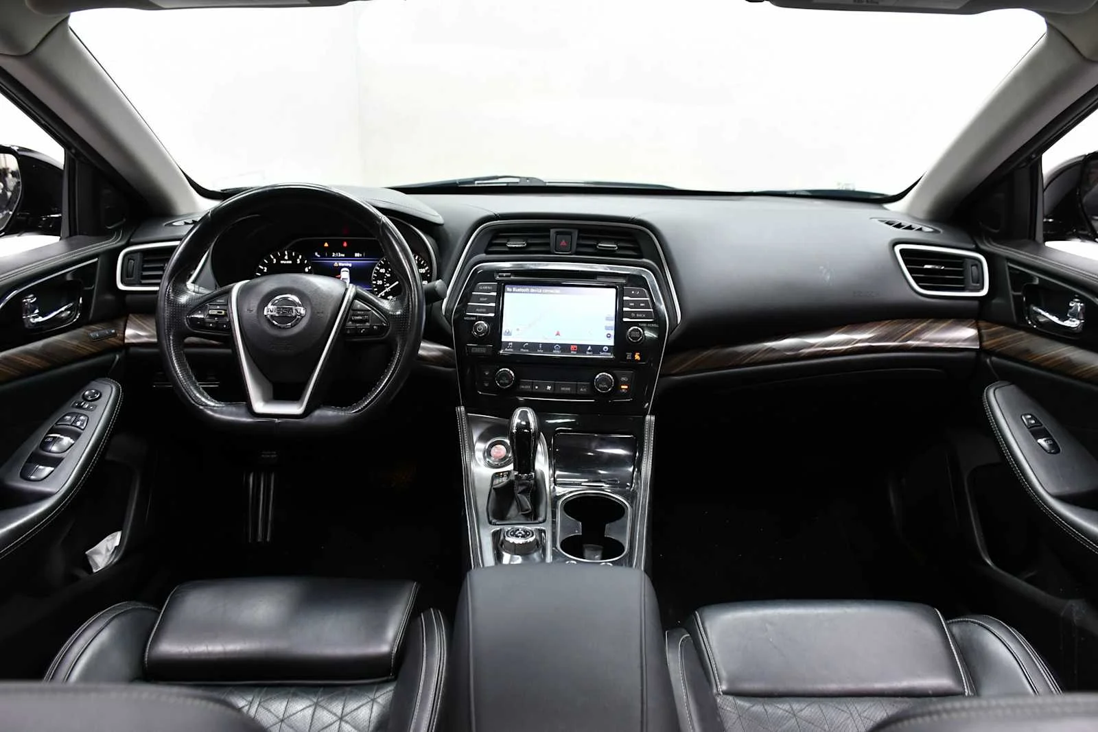 Used 2016 Super Black Nissan 3.5 Platinum image 18