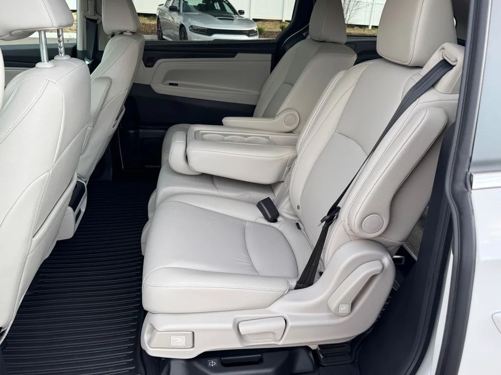 Used 2025 White Honda EX-L image 13