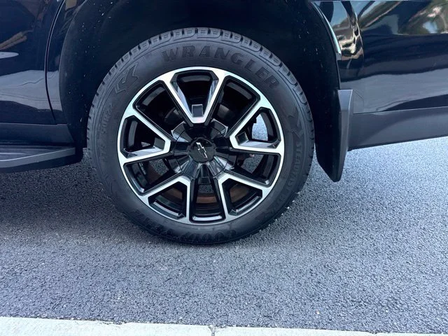 Used 2021 Black Chevrolet RST image 9