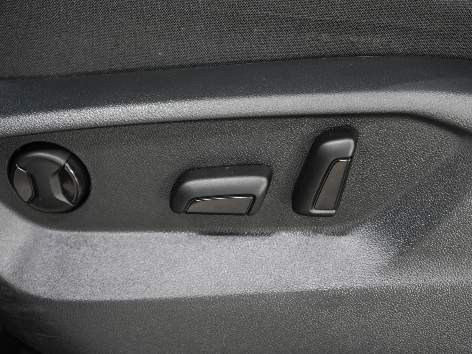 Used 2021  Volkswagen SE image 23