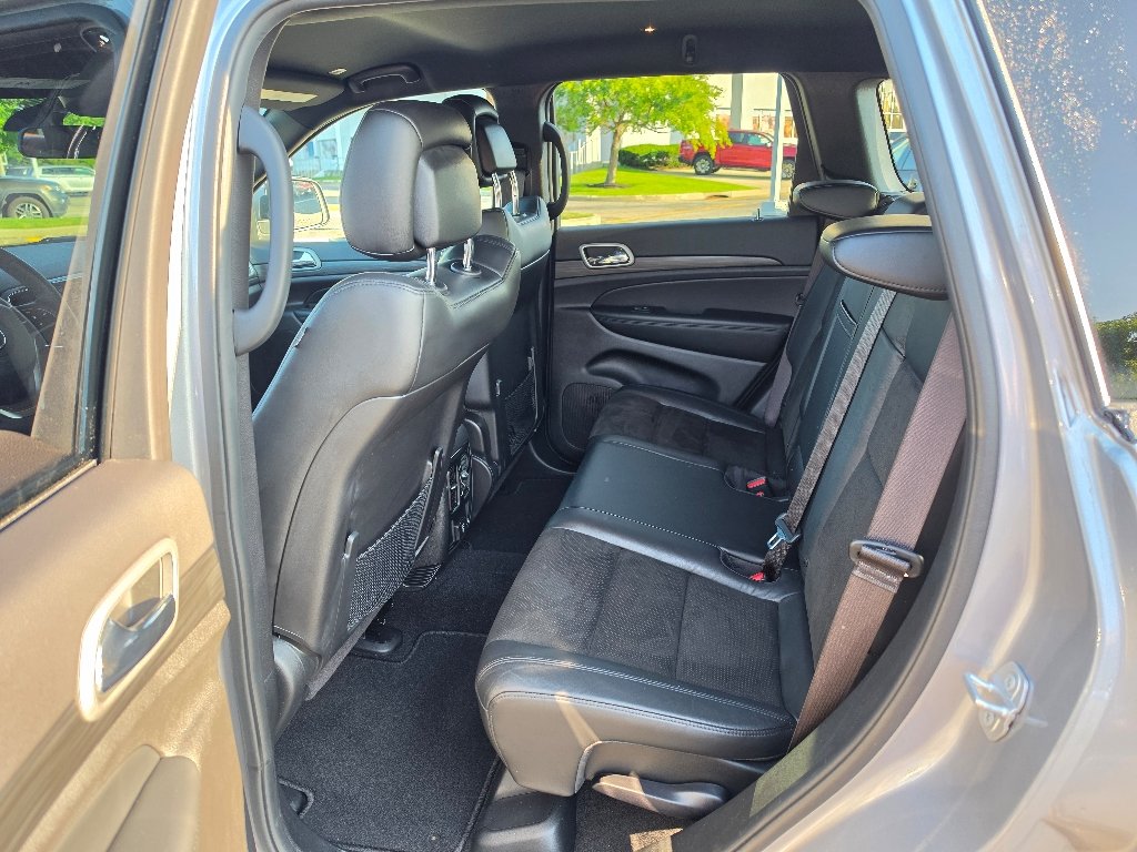 Used 2021 Billet Silver Metallic Clear Coat Jeep Laredo X image 32