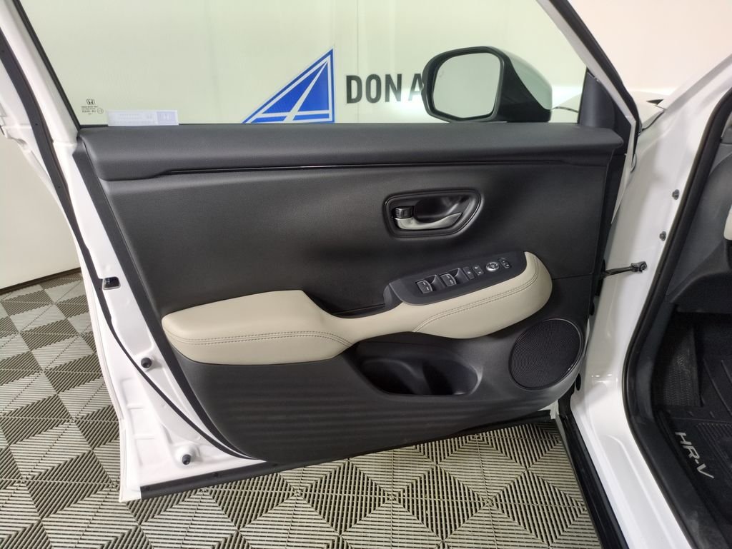 New 2027 Platinum White Pearl Honda EX-L image 10