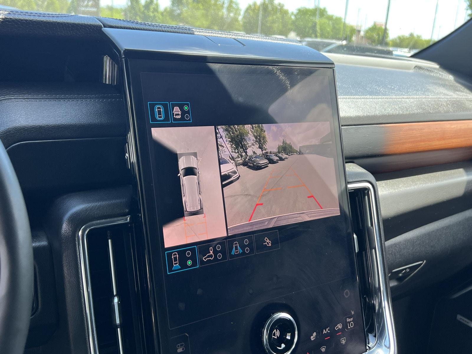 2025 GMC Yukon Denali - Photo 6