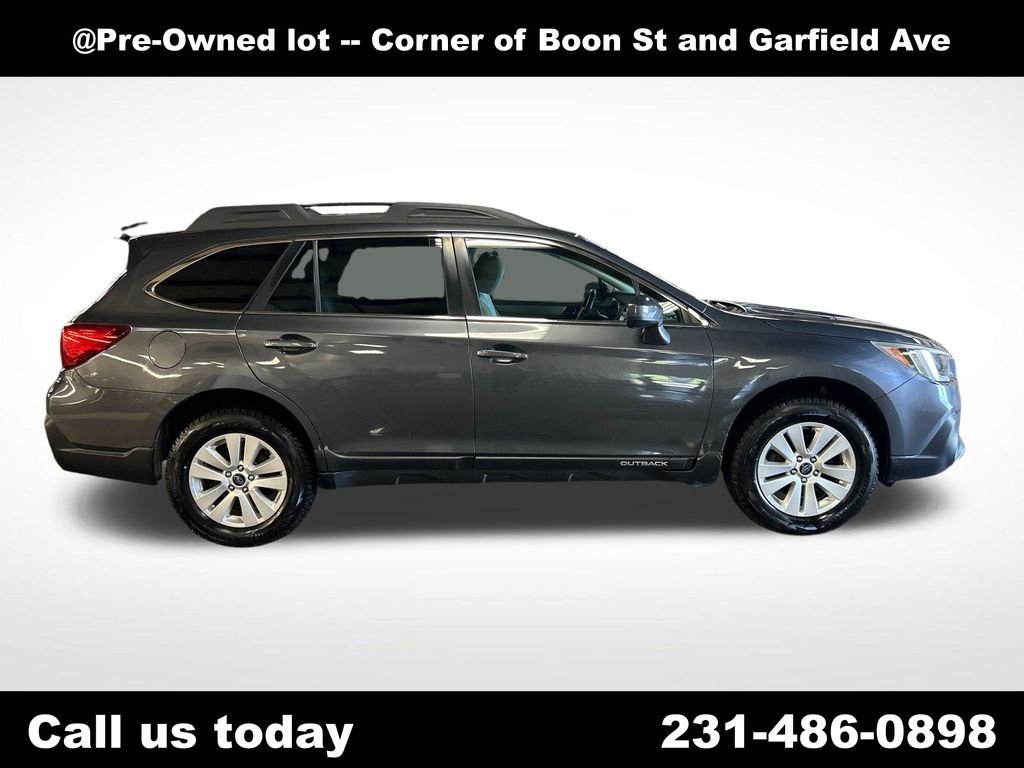Used 2018 Gray Subaru 2.5i Premium image 6